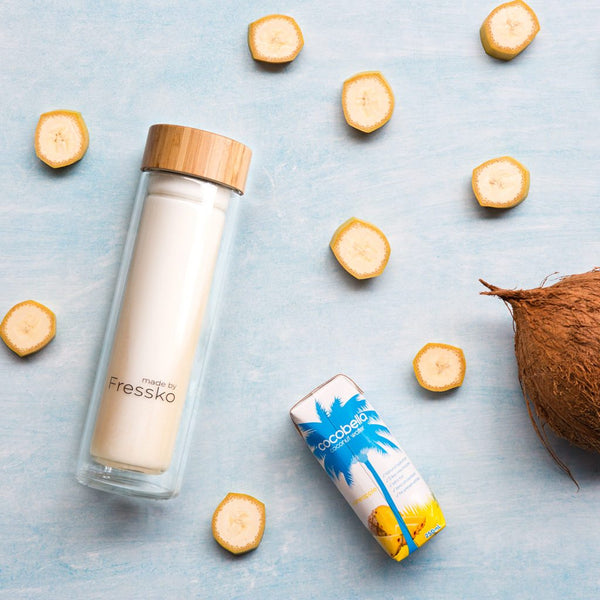 Pina colada smoothie in TOUR glass Fressko flask 