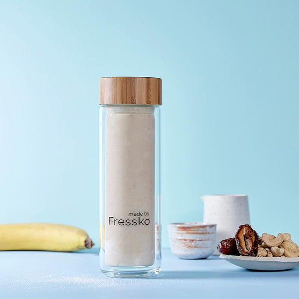 Salted caramel smoothie in TOUR Fressko glass flask