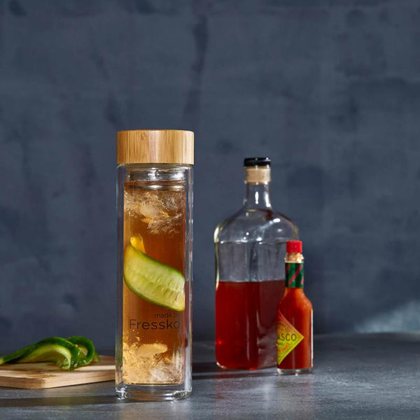 Spiced lemonade in Fressko lift glass flask