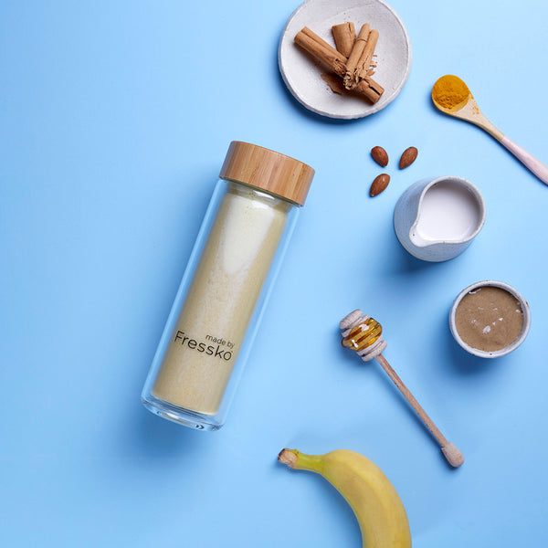 Tahini, Turmeric, Banana + Cinnamon Smoothie in Fressko LIFT glass flask